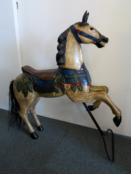 Karusell - Pferd - Holzpferd antik mit Bemalung, um ca. 1920 verkleinern