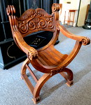 Details zu alter Sessel mit Schnitzereien massiv, Alter unbekannt, gebraucht aber in gutem Zustand